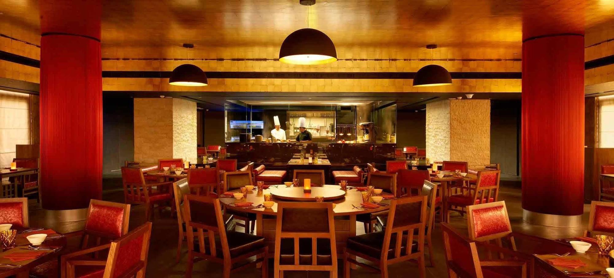 索菲特迪拜棕榈公寓酒店 外观 照片 Interior of a restaurant in the hotel